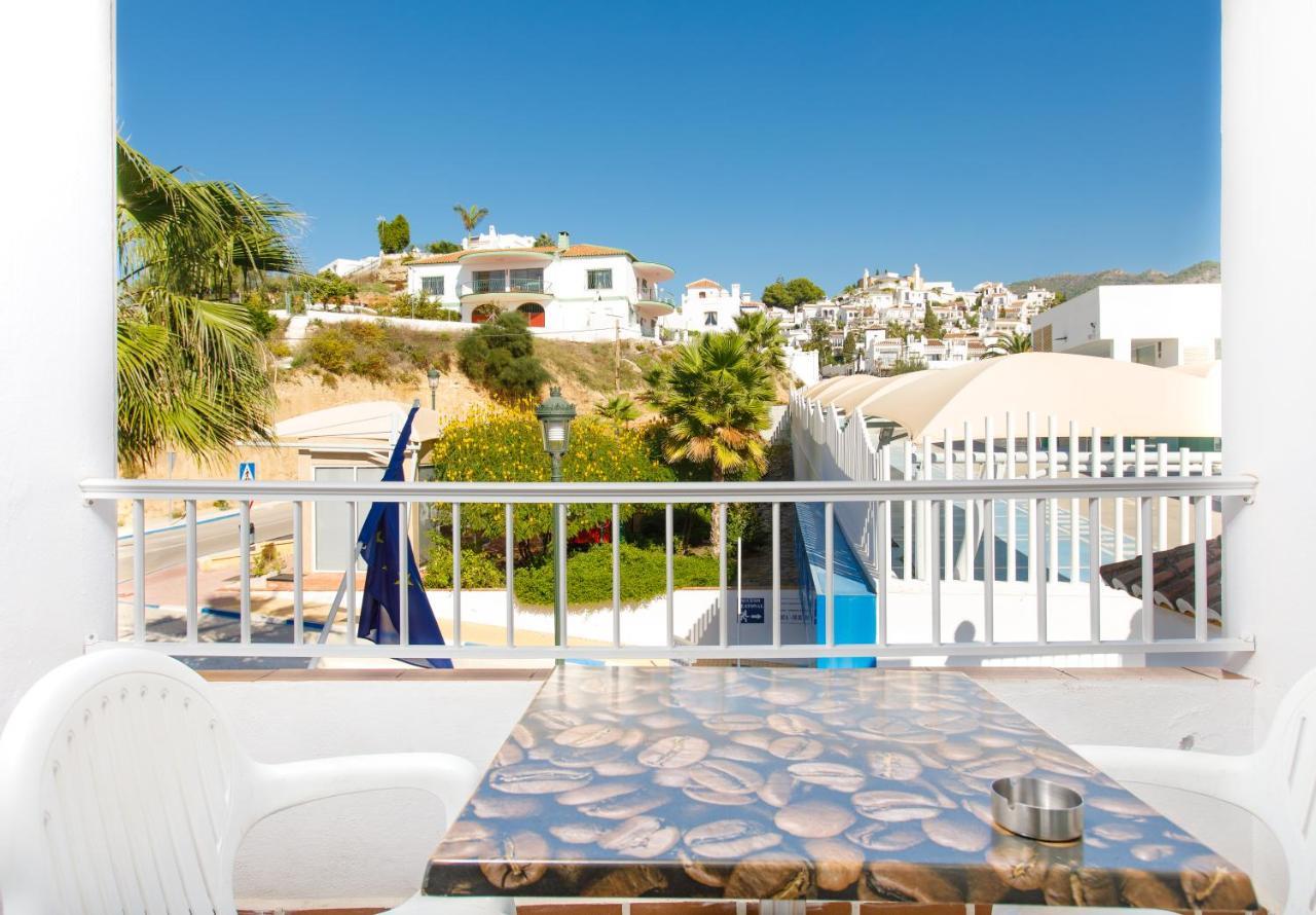 At Almoraide Rooms Suites (Adults Only) Nerja Bagian luar foto