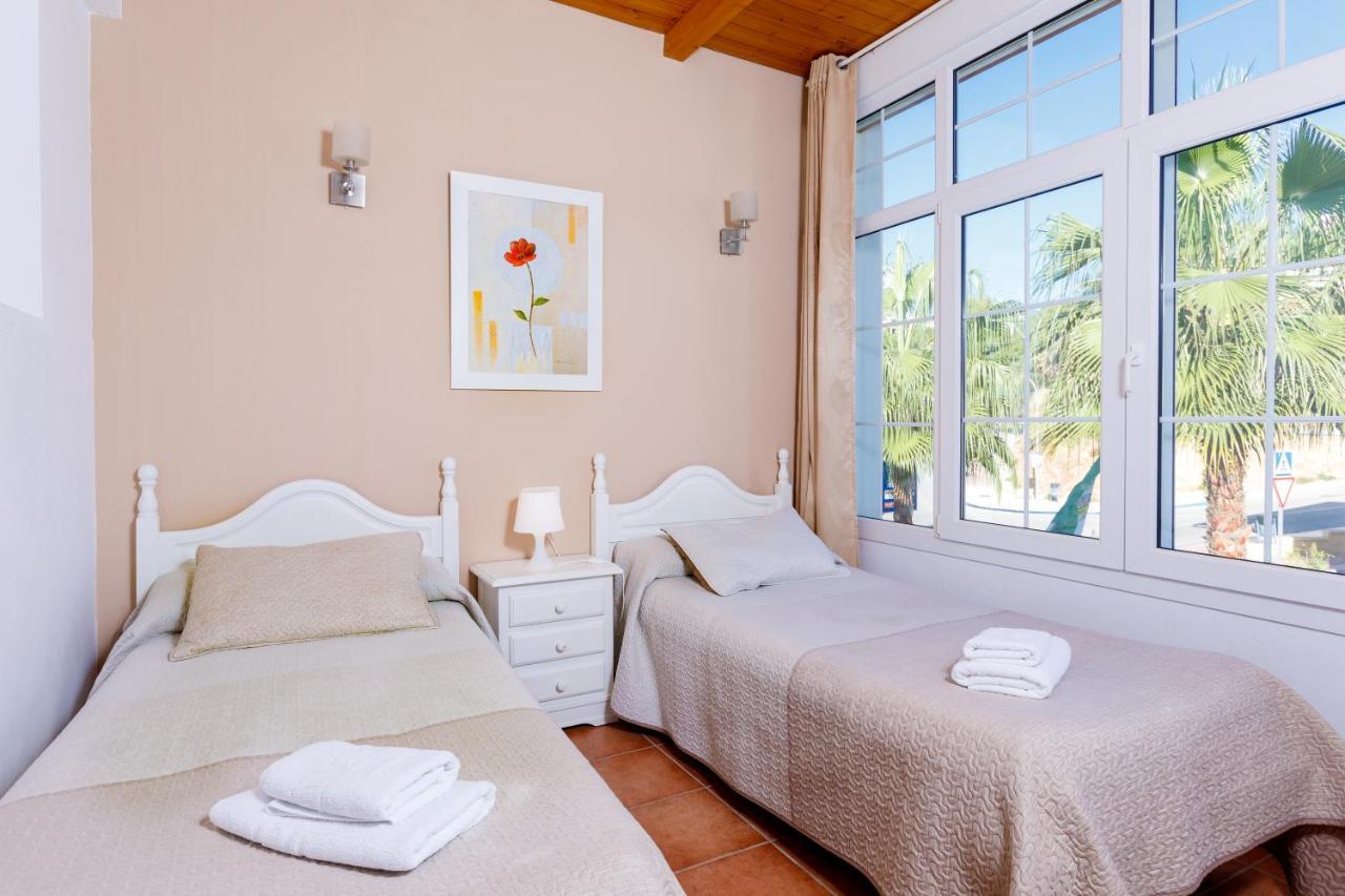 At Almoraide Rooms Suites (Adults Only) Nerja Bagian luar foto