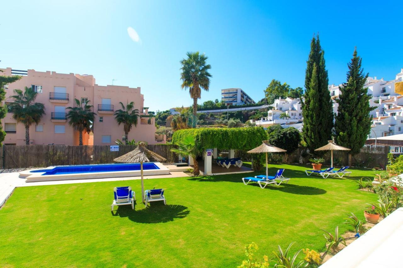 At Almoraide Rooms Suites (Adults Only) Nerja Bagian luar foto