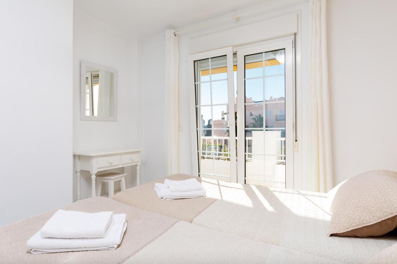 At Almoraide Rooms Suites (Adults Only) Nerja Bagian luar foto