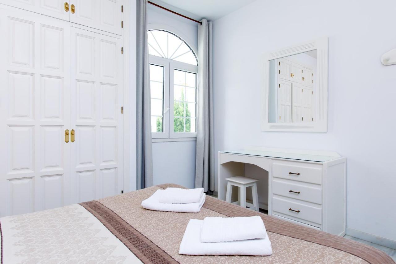 At Almoraide Rooms Suites (Adults Only) Nerja Bagian luar foto