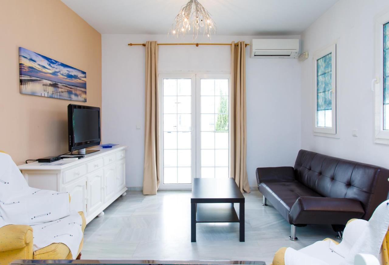 At Almoraide Rooms Suites (Adults Only) Nerja Bagian luar foto