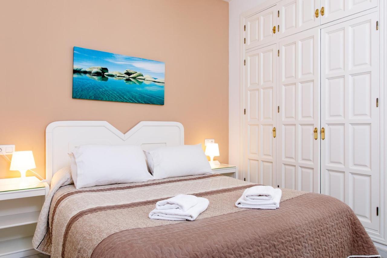 At Almoraide Rooms Suites (Adults Only) Nerja Bagian luar foto