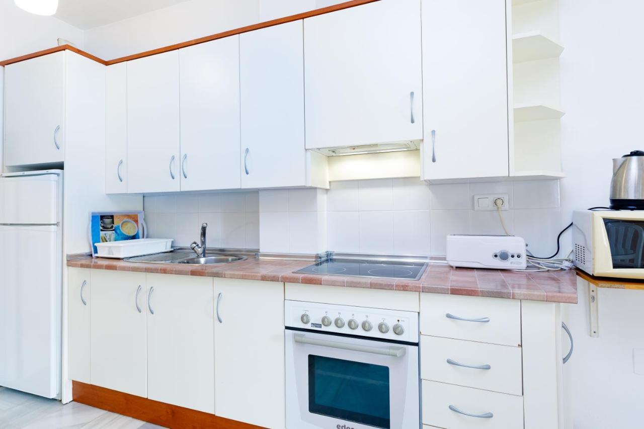 At Almoraide Rooms Suites (Adults Only) Nerja Bagian luar foto