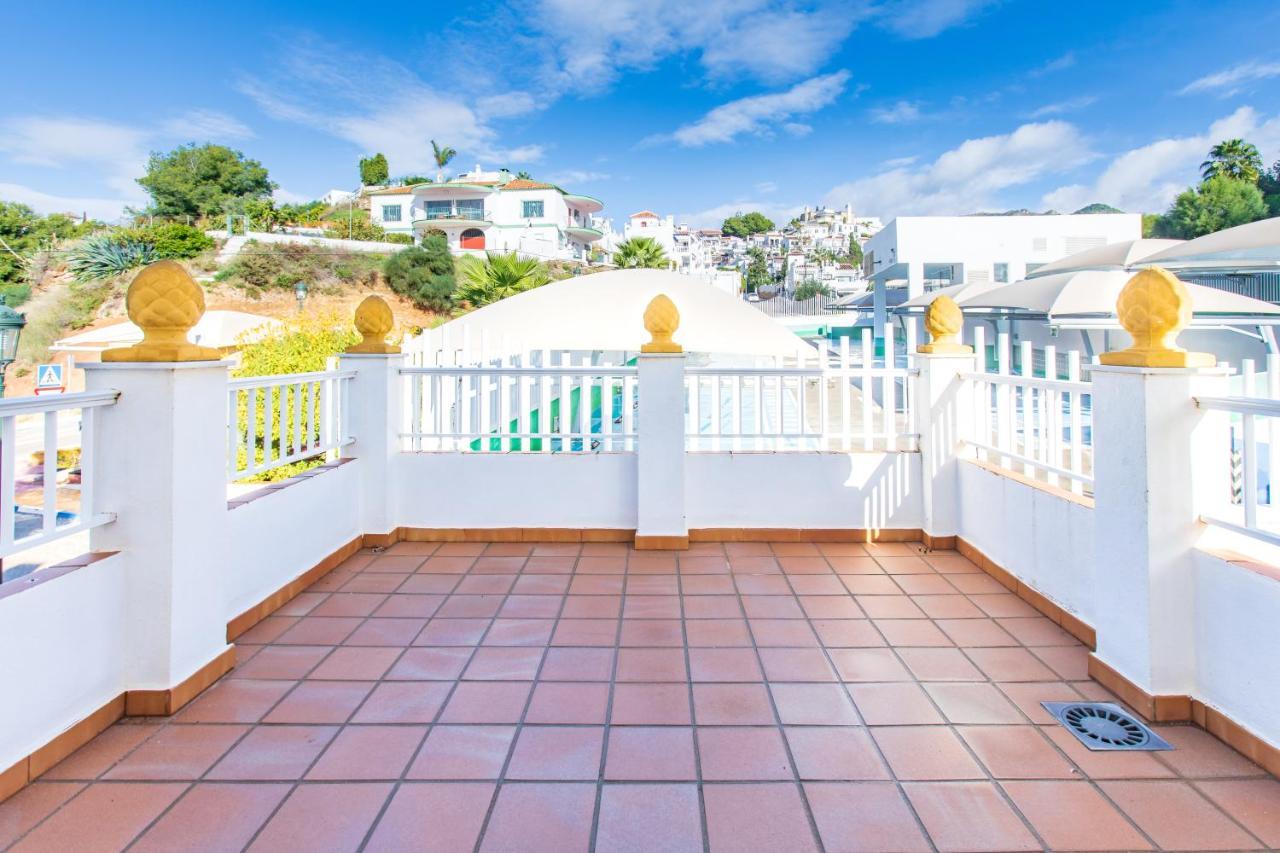 At Almoraide Rooms Suites (Adults Only) Nerja Bagian luar foto