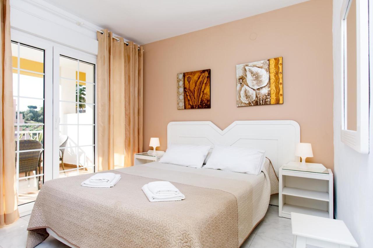 At Almoraide Rooms Suites (Adults Only) Nerja Bagian luar foto