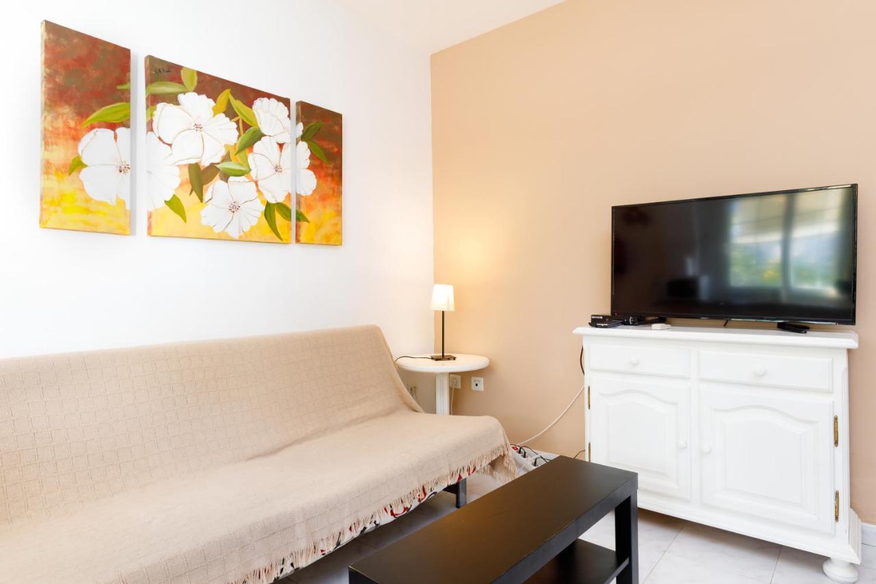 At Almoraide Rooms Suites (Adults Only) Nerja Bagian luar foto