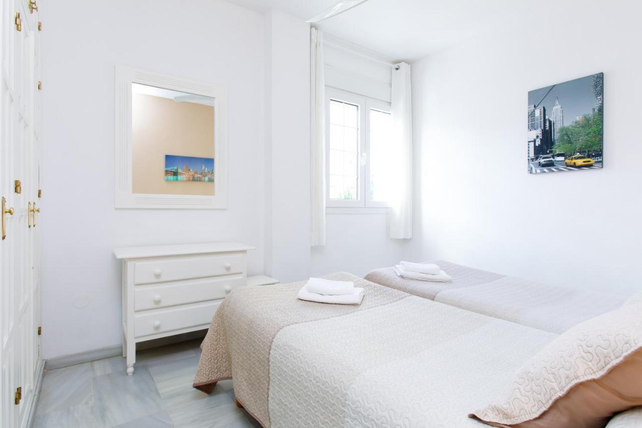 At Almoraide Rooms Suites (Adults Only) Nerja Bagian luar foto